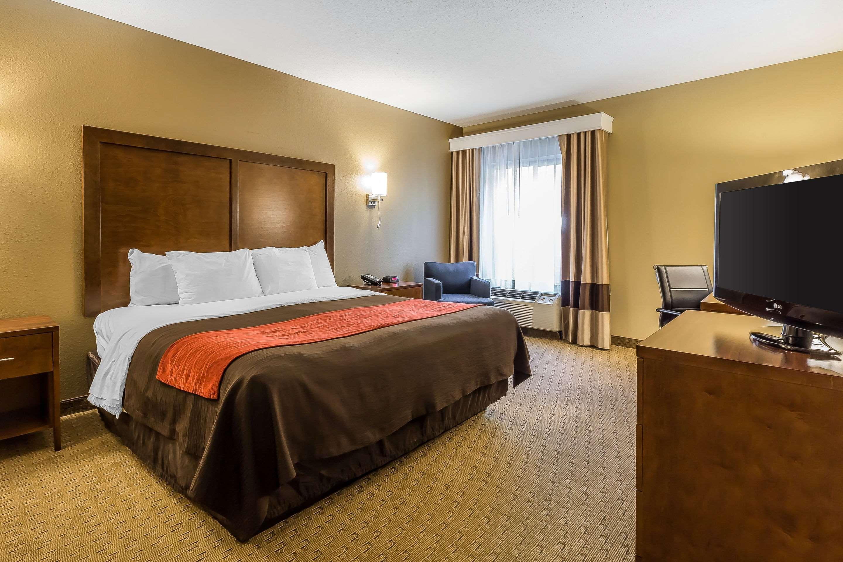 Comfort Inn & Suites Dalton Bagian luar foto