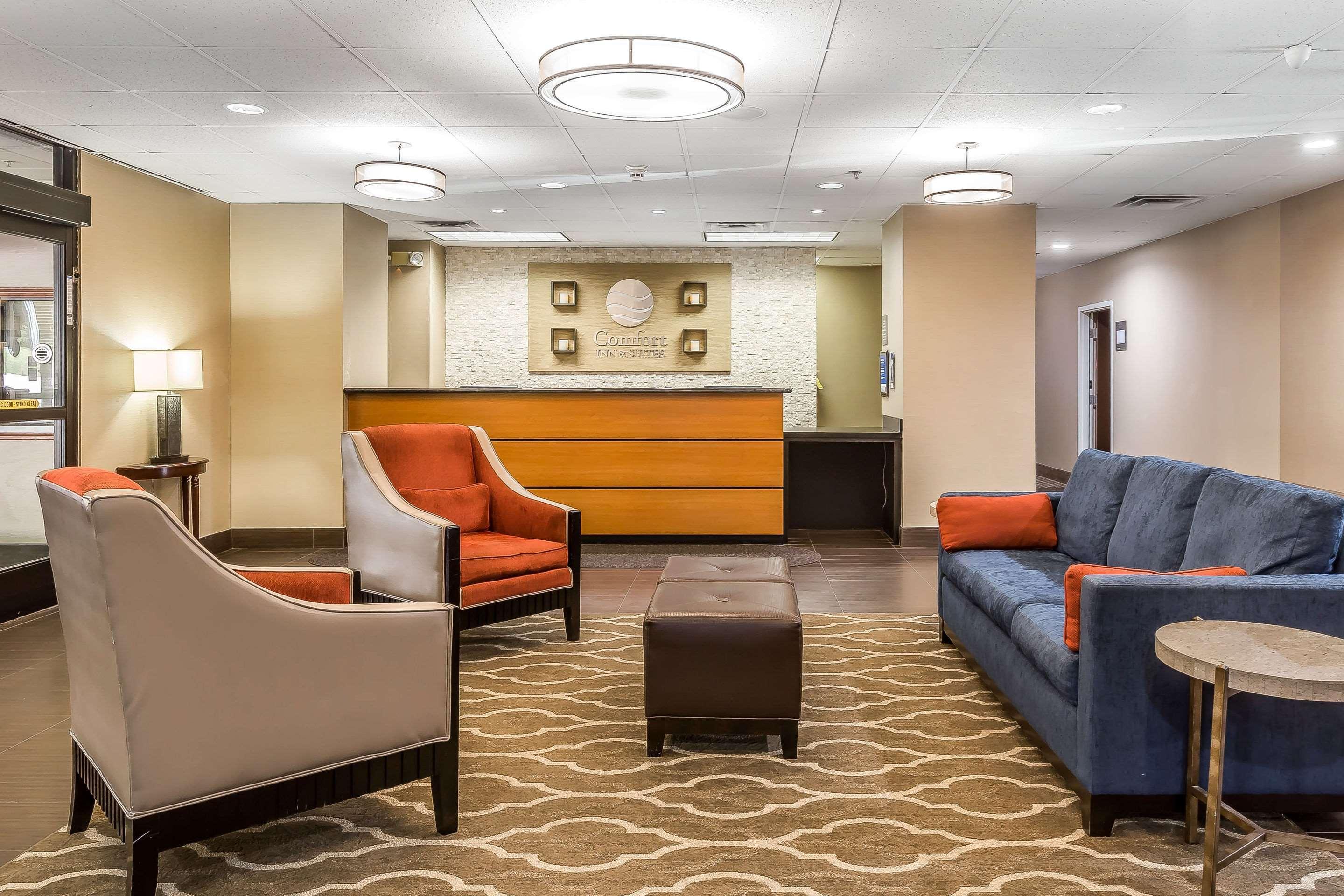Comfort Inn & Suites Dalton Bagian luar foto