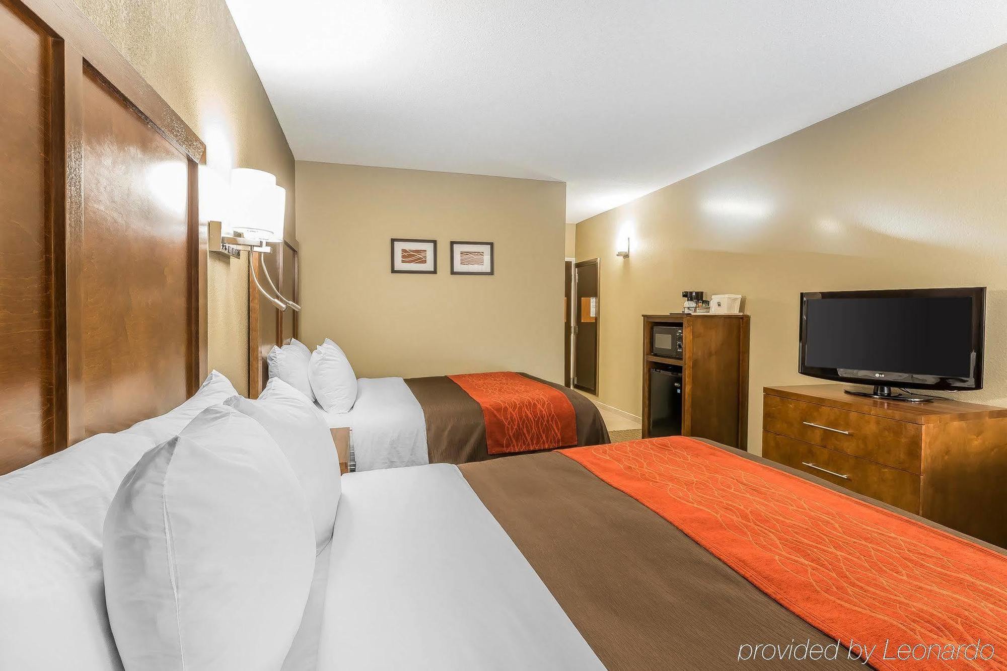 Comfort Inn & Suites Dalton Bagian luar foto